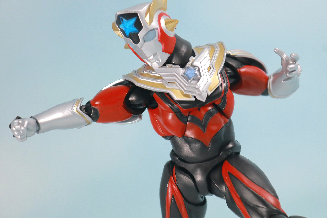 S.H.フィギュアーツ　ウルトラマンタイタス　レビュー　アクション