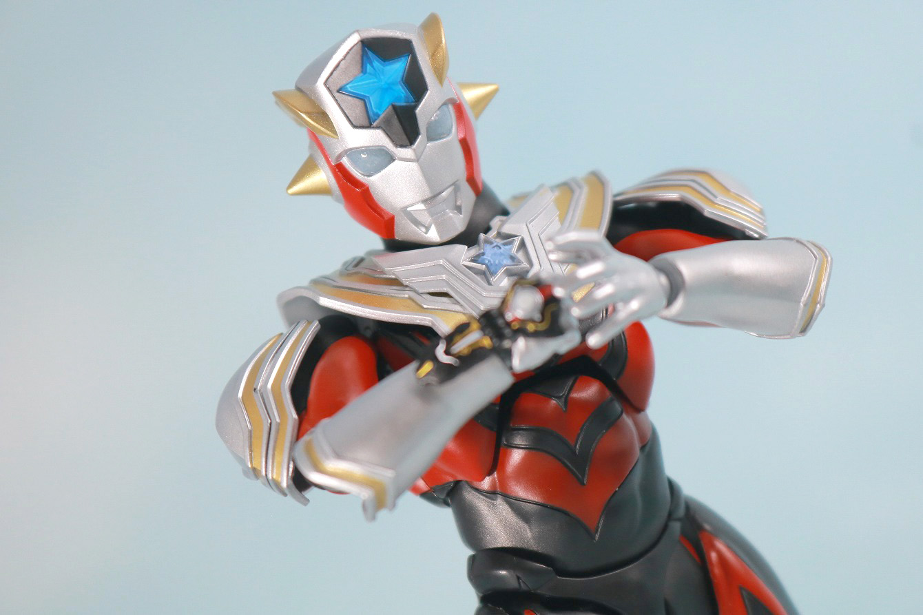 S.H.フィギュアーツ　ウルトラマンタイタス　レビュー　アクション