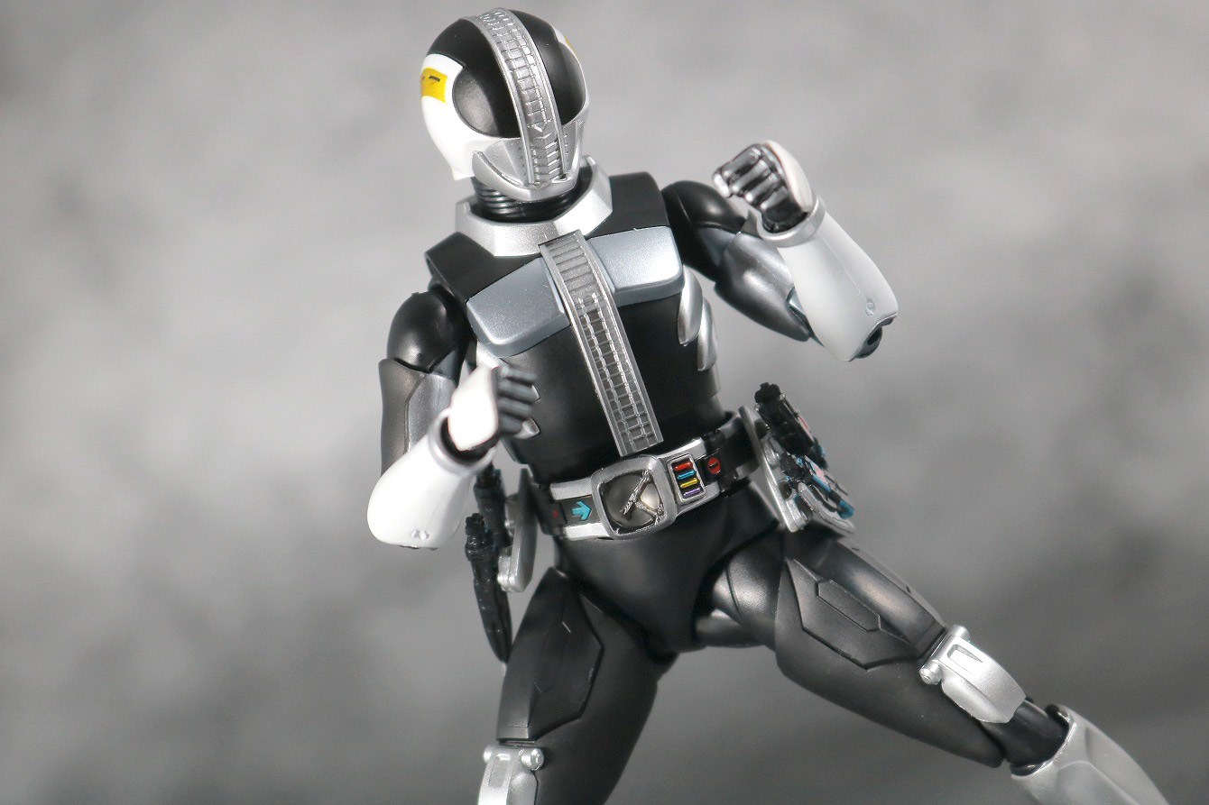 S.H.フィギュアーツ　仮面ライダー電王　プラットフォーム　真骨彫製法　レビュー　アクション