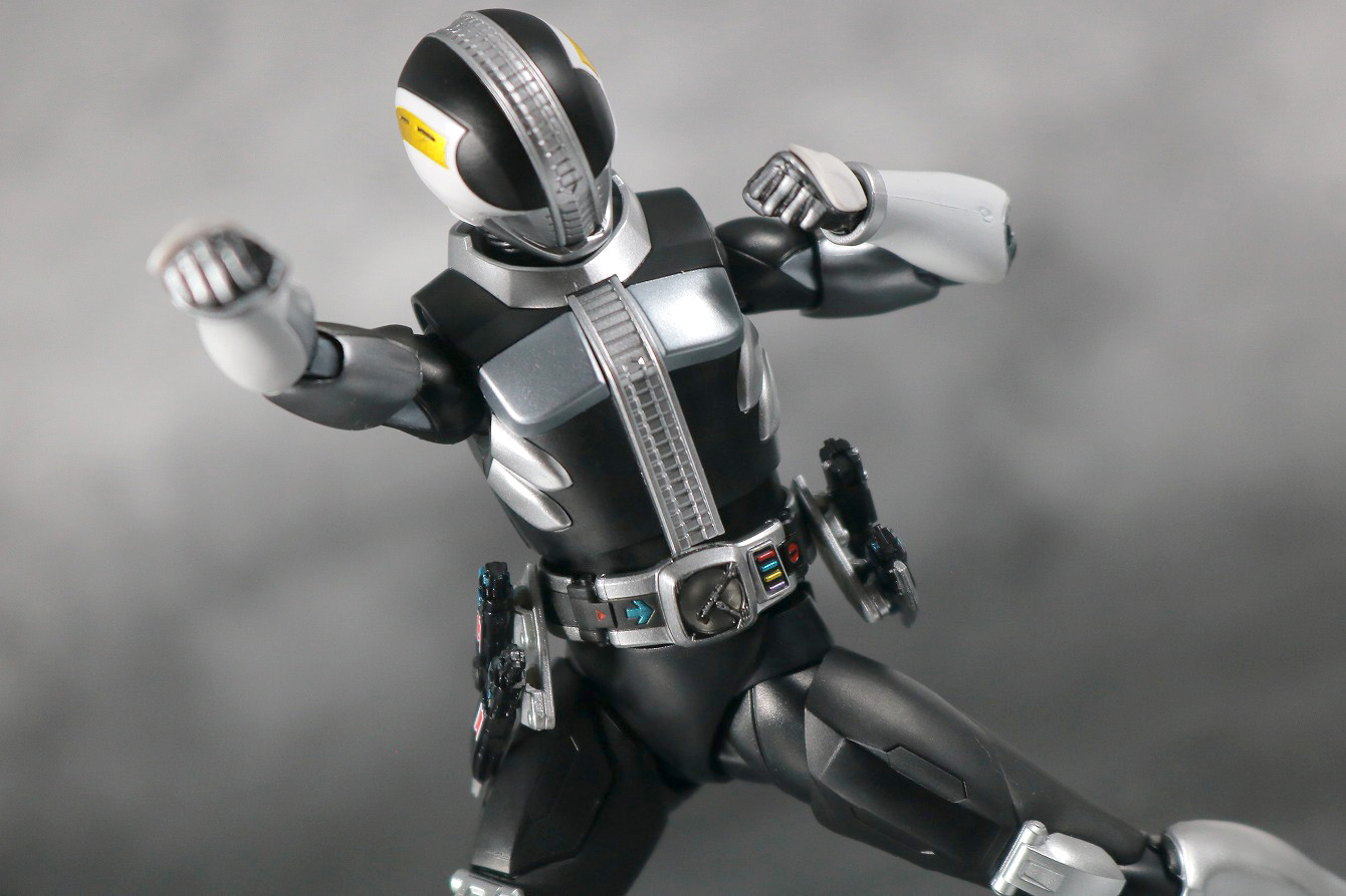 S.H.フィギュアーツ　仮面ライダー電王　プラットフォーム　真骨彫製法　レビュー　アクション