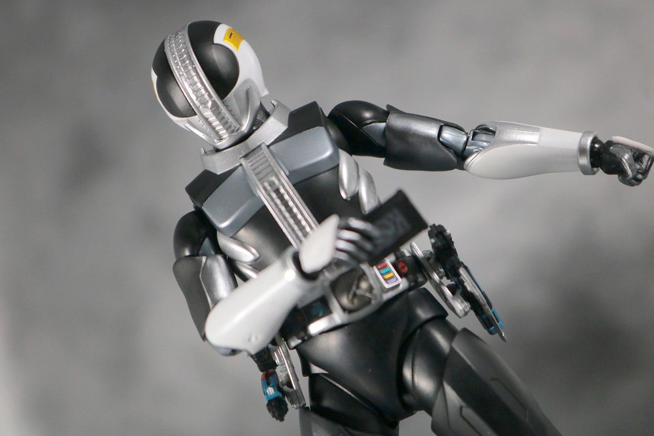 S.H.フィギュアーツ　仮面ライダー電王　プラットフォーム　真骨彫製法　レビュー　アクション