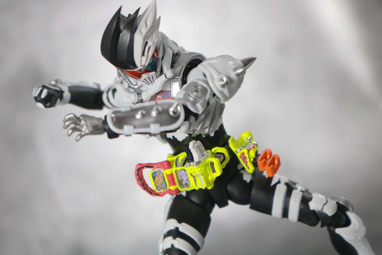 S.H.フィギュアーツ　仮面ライダーゲンム　ゾンビアクションゲーマー　レベルX-0　レビュー　アクション