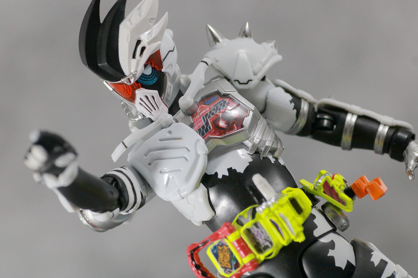 S.H.フィギュアーツ　仮面ライダーゲンム　ゾンビアクションゲーマー　レベルX-0　レビュー　アクション