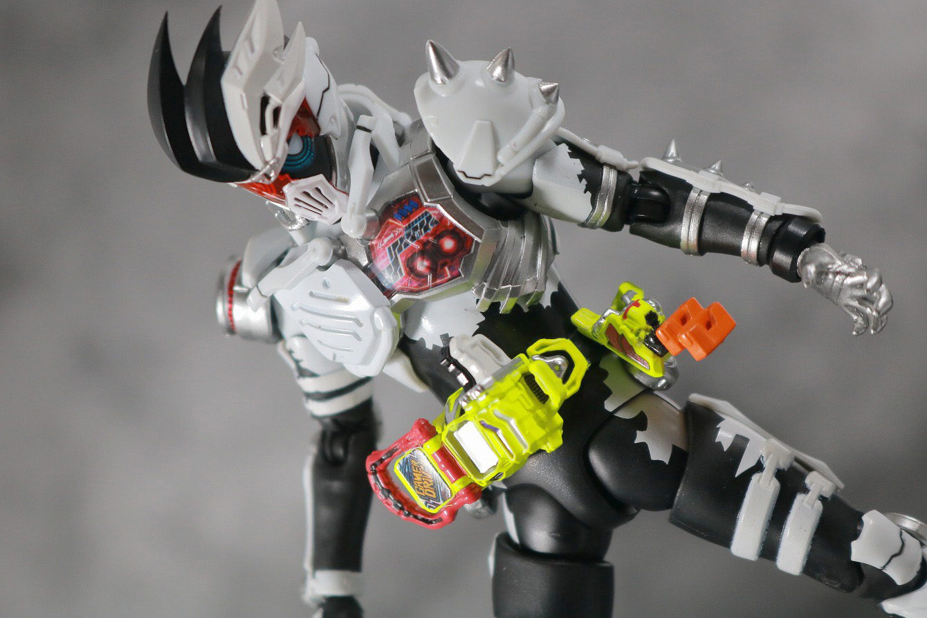 S.H.フィギュアーツ　仮面ライダーゲンム　ゾンビアクションゲーマー　レベルX-0　レビュー　アクション