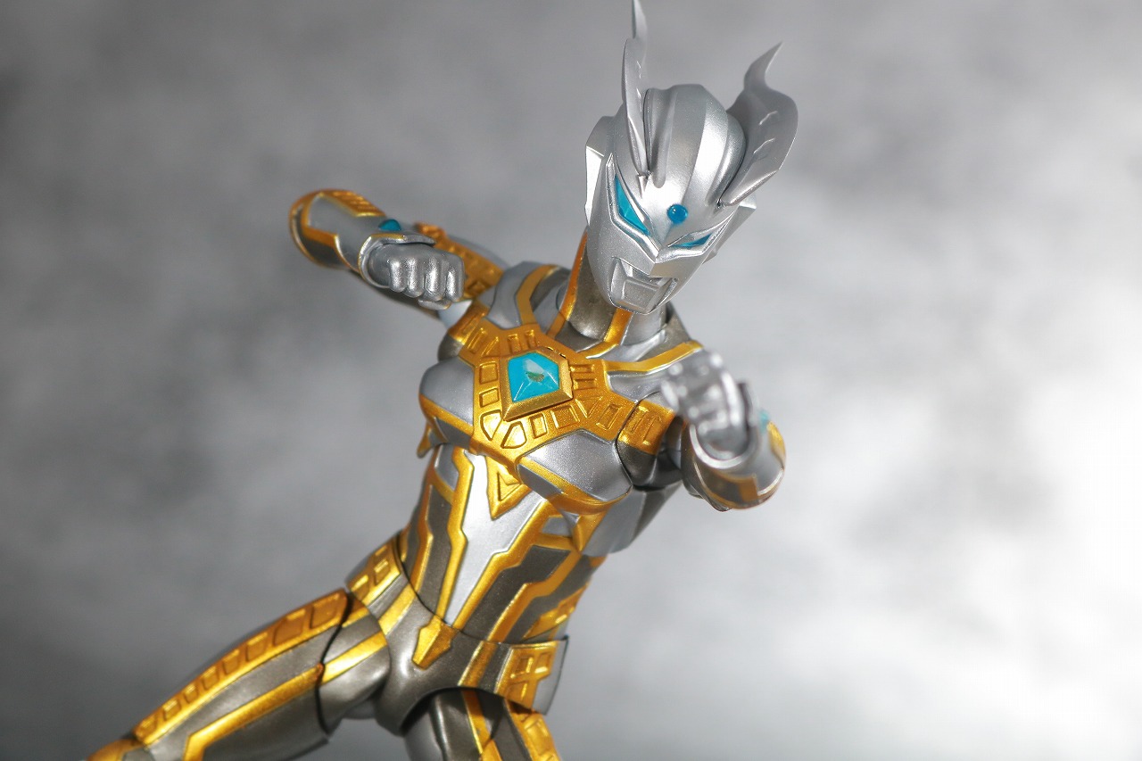 S.H.フィギュアーツ　シャイニングウルトラマンゼロ　レビュー　アクション