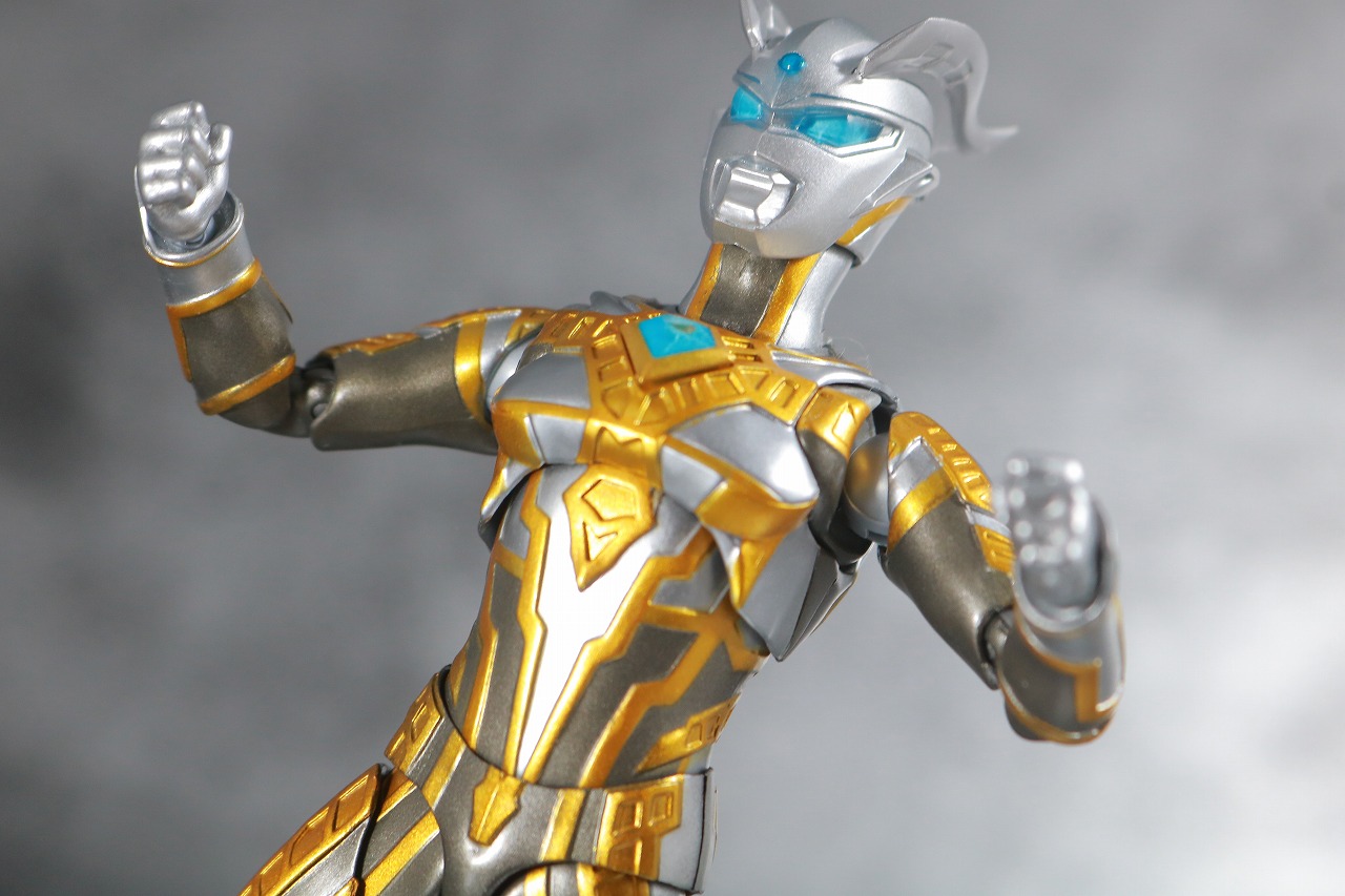 S.H.フィギュアーツ　シャイニングウルトラマンゼロ　レビュー　アクション