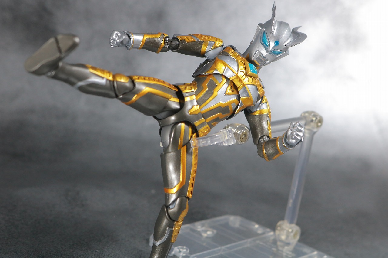 S.H.フィギュアーツ　シャイニングウルトラマンゼロ　レビュー　アクション