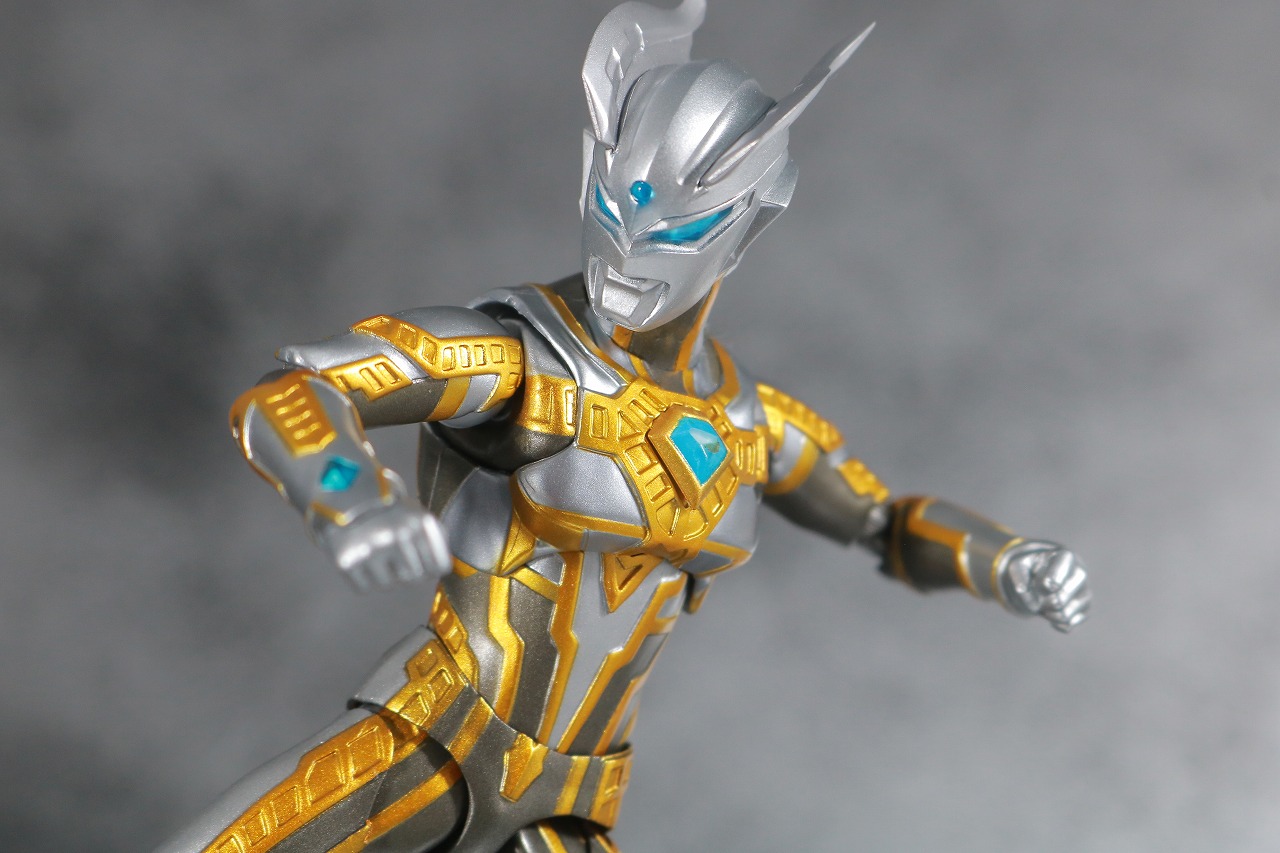 S.H.フィギュアーツ　シャイニングウルトラマンゼロ　レビュー　アクション