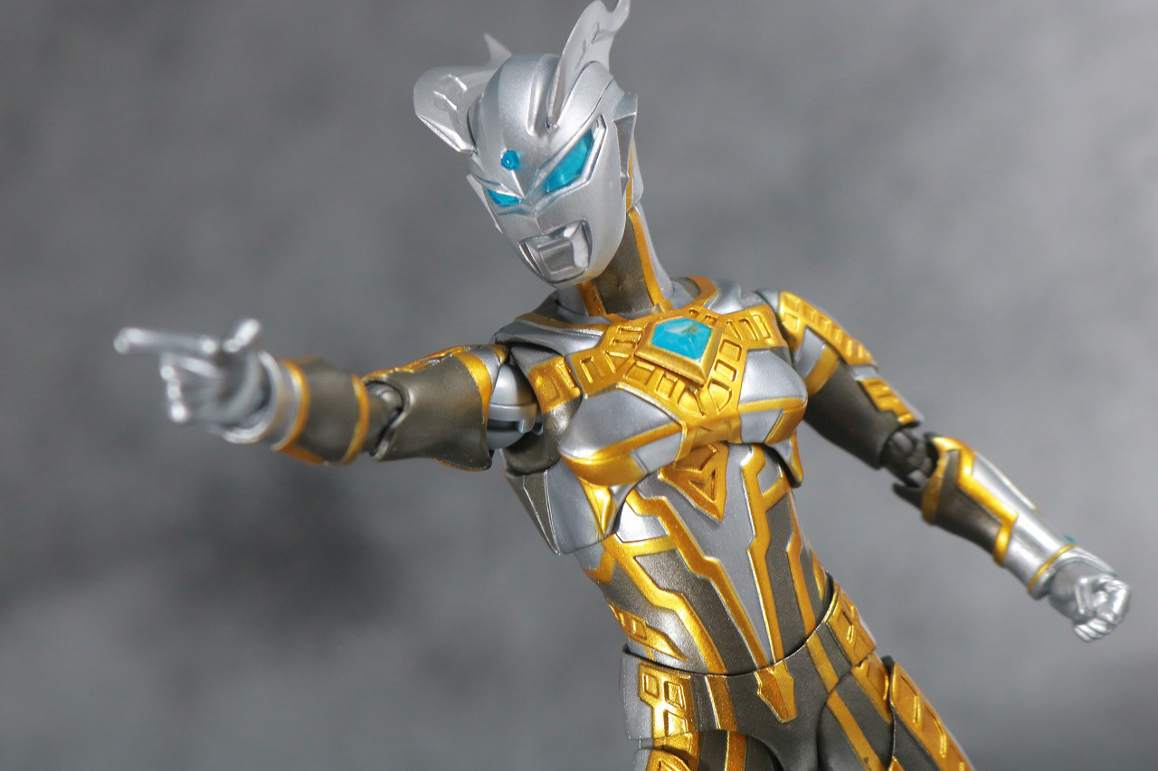 S.H.フィギュアーツ　シャイニングウルトラマンゼロ　レビュー　アクション