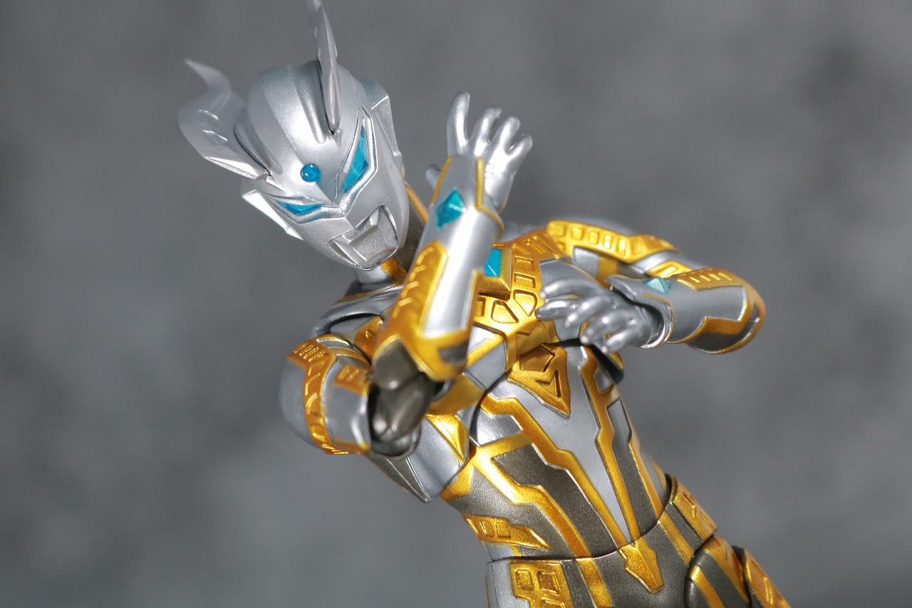 S.H.フィギュアーツ　シャイニングウルトラマンゼロ　レビュー　アクション