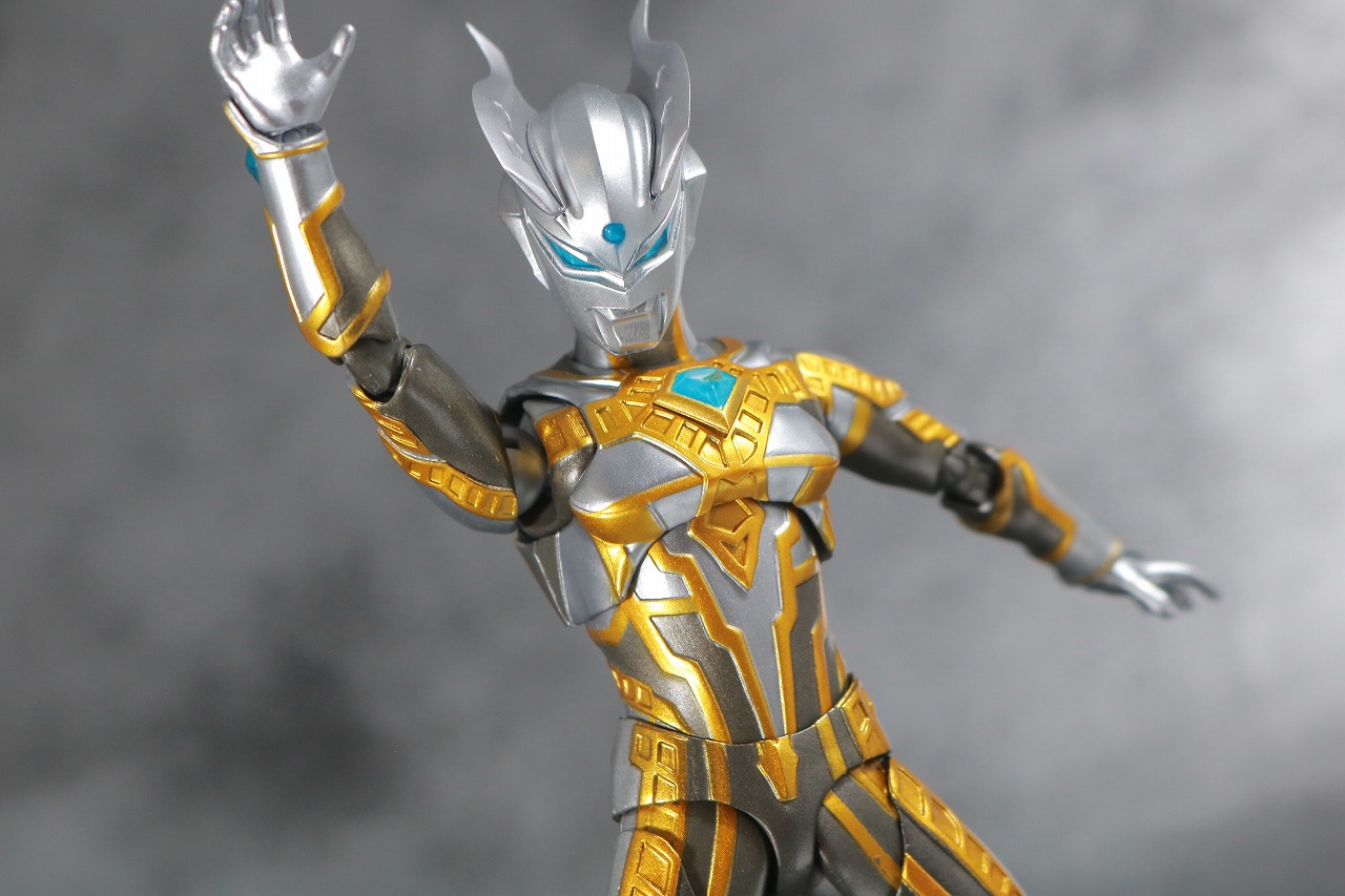 S.H.フィギュアーツ　シャイニングウルトラマンゼロ　レビュー　アクション