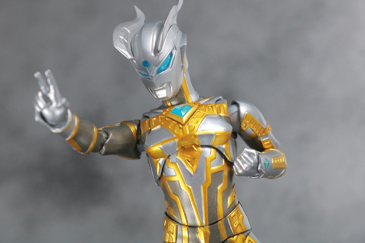 S.H.フィギュアーツ　シャイニングウルトラマンゼロ　レビュー　アクション