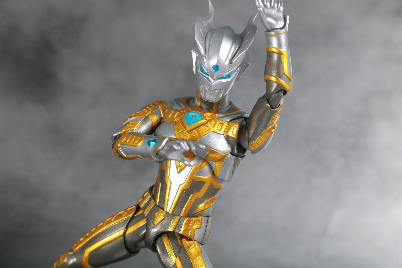 S.H.フィギュアーツ　シャイニングウルトラマンゼロ　レビュー　アクション