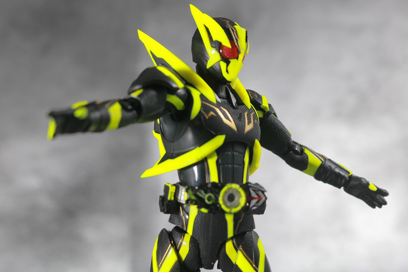 S.H.フィギュアーツ　仮面ライダーゼロワン　シャイニングホッパー　レビュー　可動範囲