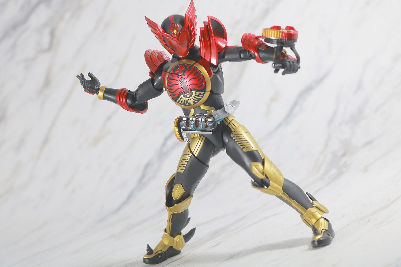 S.H.フィギュアーツ　仮面ライダーオーズ　タマシーコンボ　真骨彫製法　レビュー　アクション　コンボチェンジギミック　タジャシー