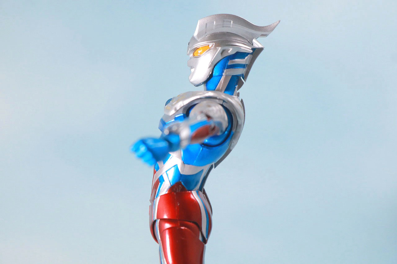 S.H.フィギュアーツ　ウルトラマンゼロ 10th Anniversary スペシャルカラーVer.　レビュー　可動範囲