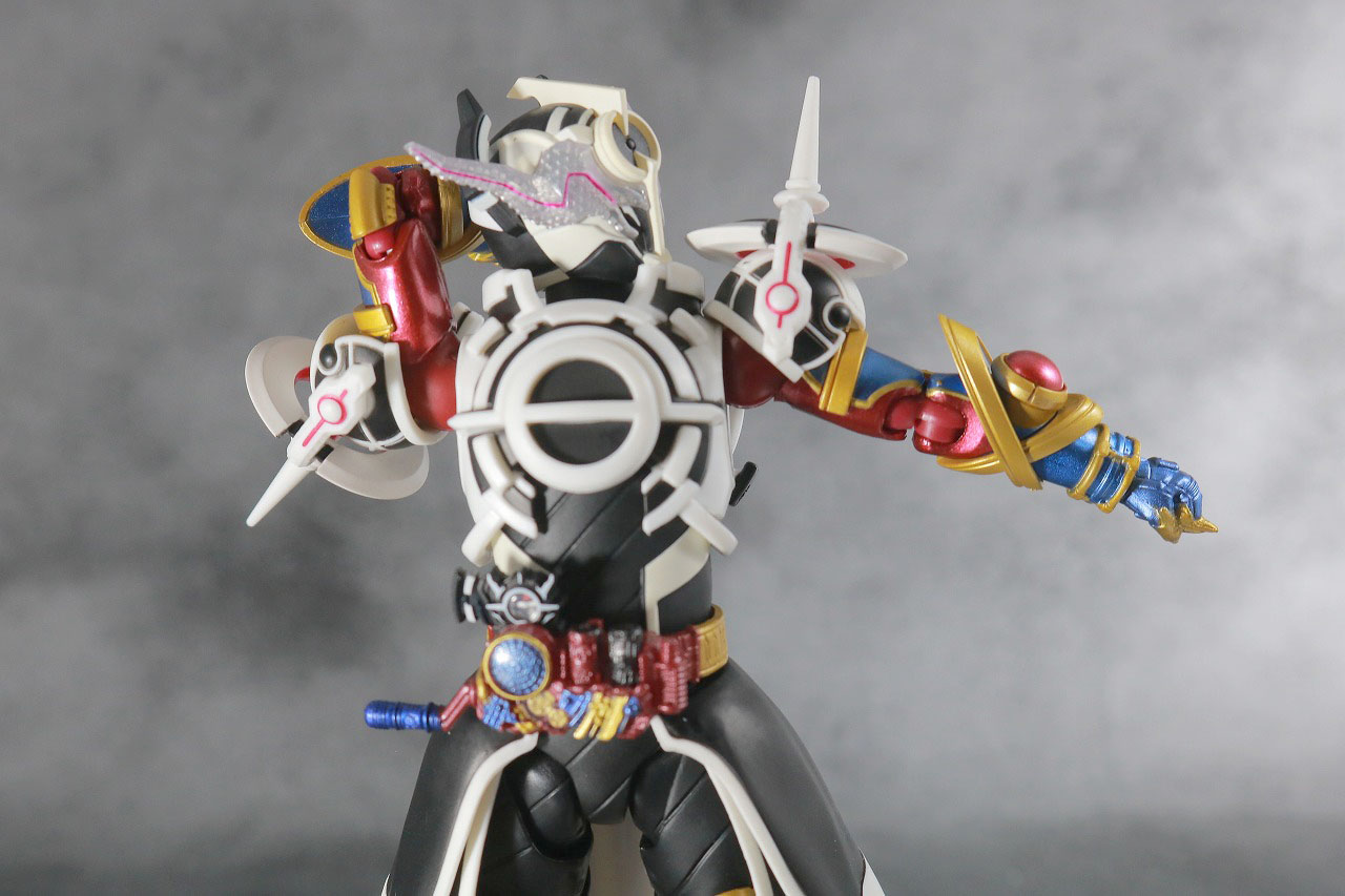 S.H.フィギュアーツ　仮面ライダーエボル　ブラックホールフォーム　フェイズ4　レビュー　可動範囲