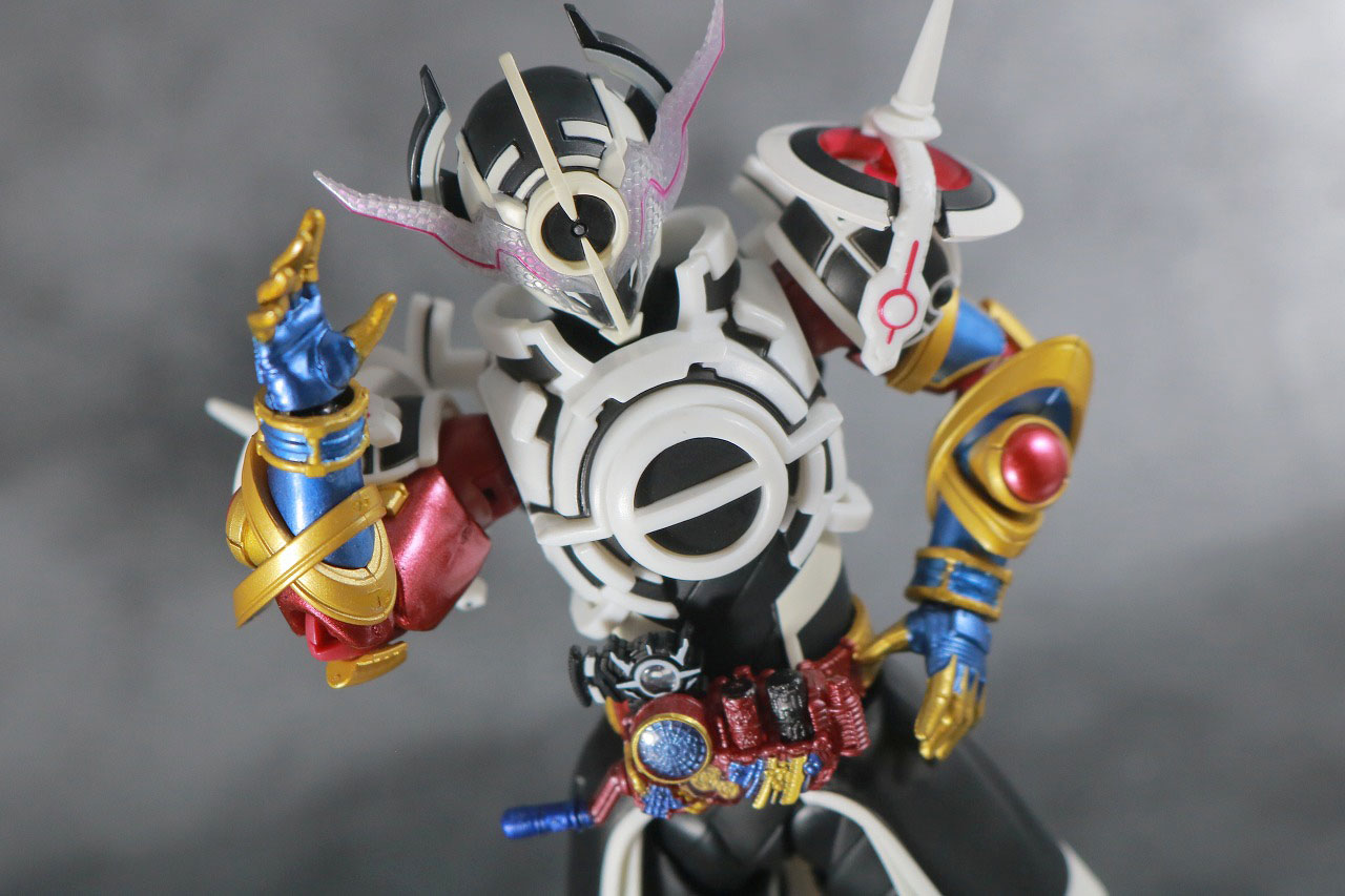 S.H.フィギュアーツ　仮面ライダーエボル　ブラックホールフォーム　フェイズ4　レビュー　アクション