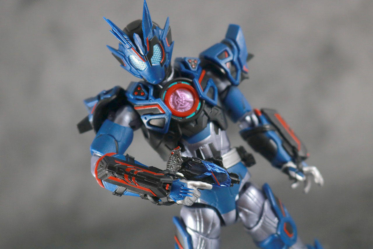 S.H.フィギュアーツ　仮面ライダーバルカン　アサルトウルフ　レビュー　アクション