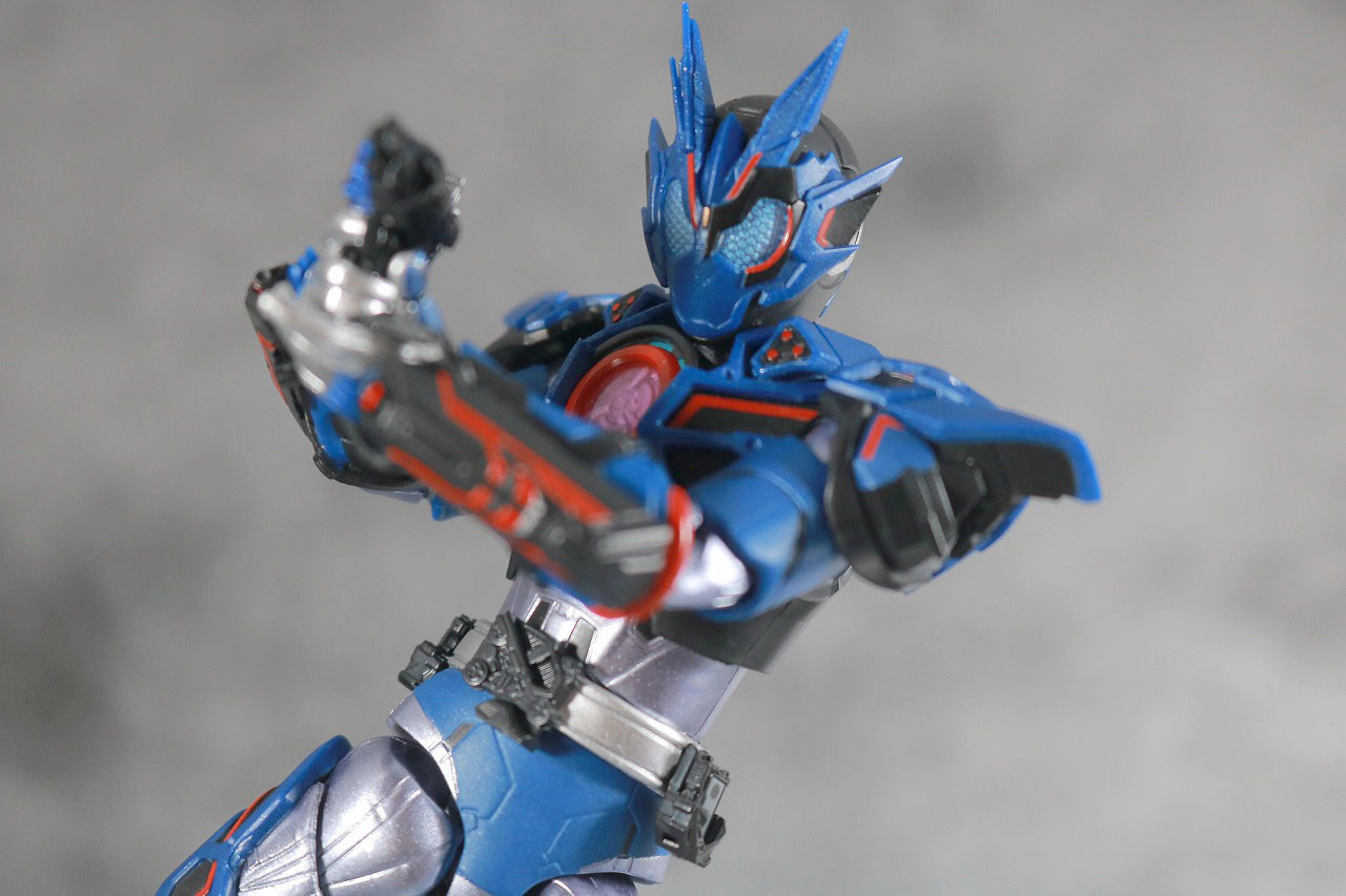 S.H.フィギュアーツ　仮面ライダーバルカン　アサルトウルフ　レビュー　アクション