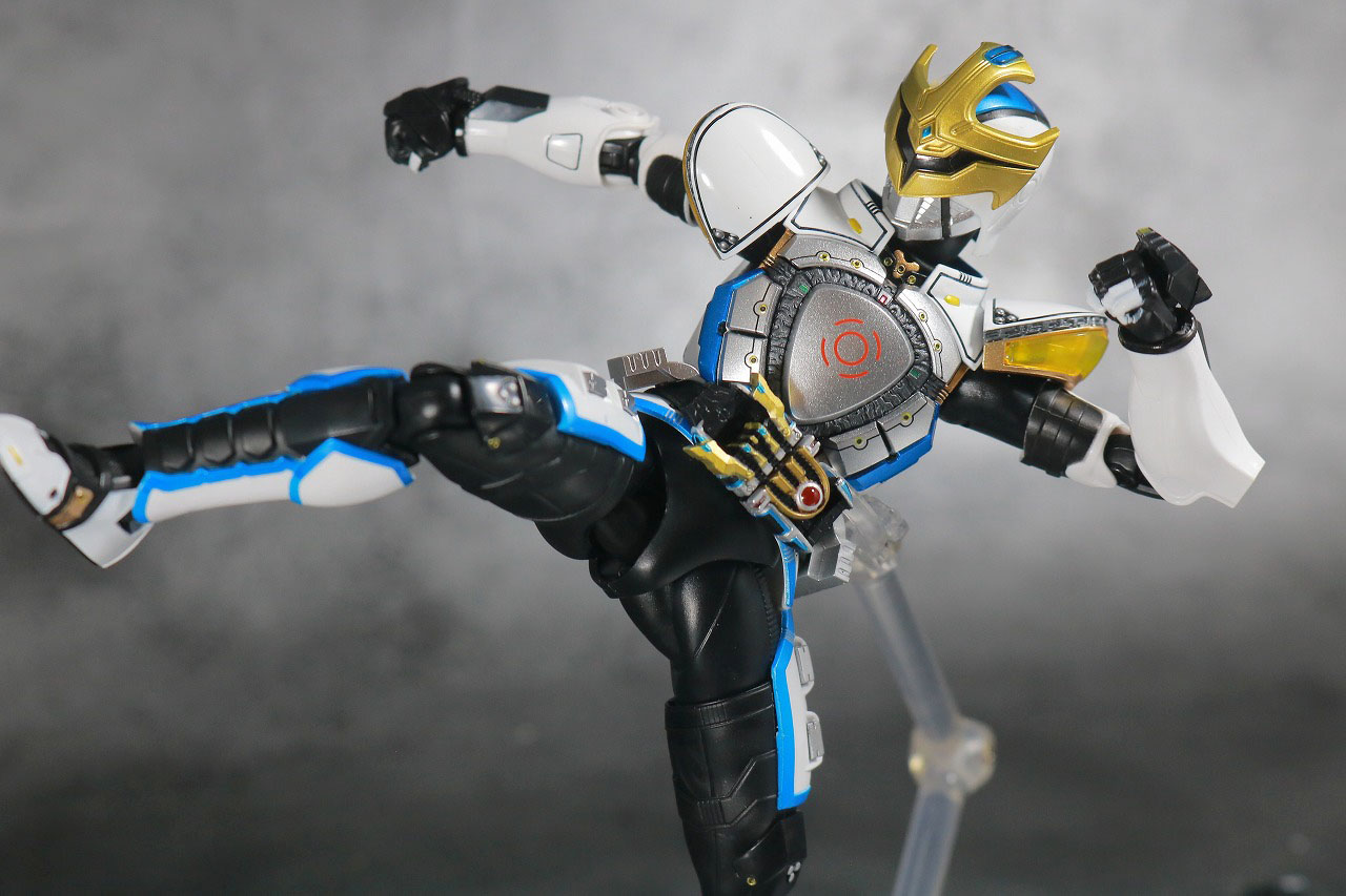 S.H.フィギュアーツ　仮面ライダーイクサ 真骨彫製法　レビュー　アクション　セーブモード