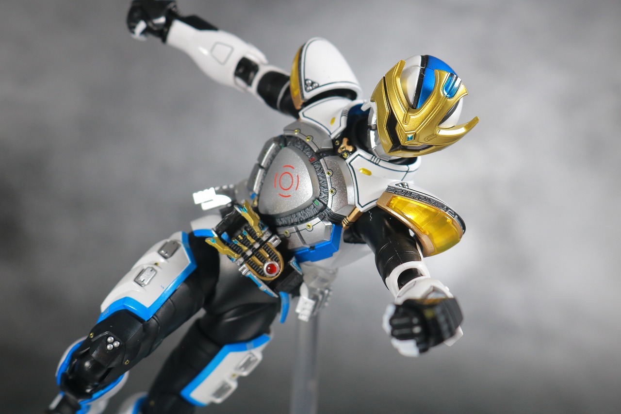 S.H.フィギュアーツ　仮面ライダーイクサ 真骨彫製法　レビュー　アクション　セーブモード