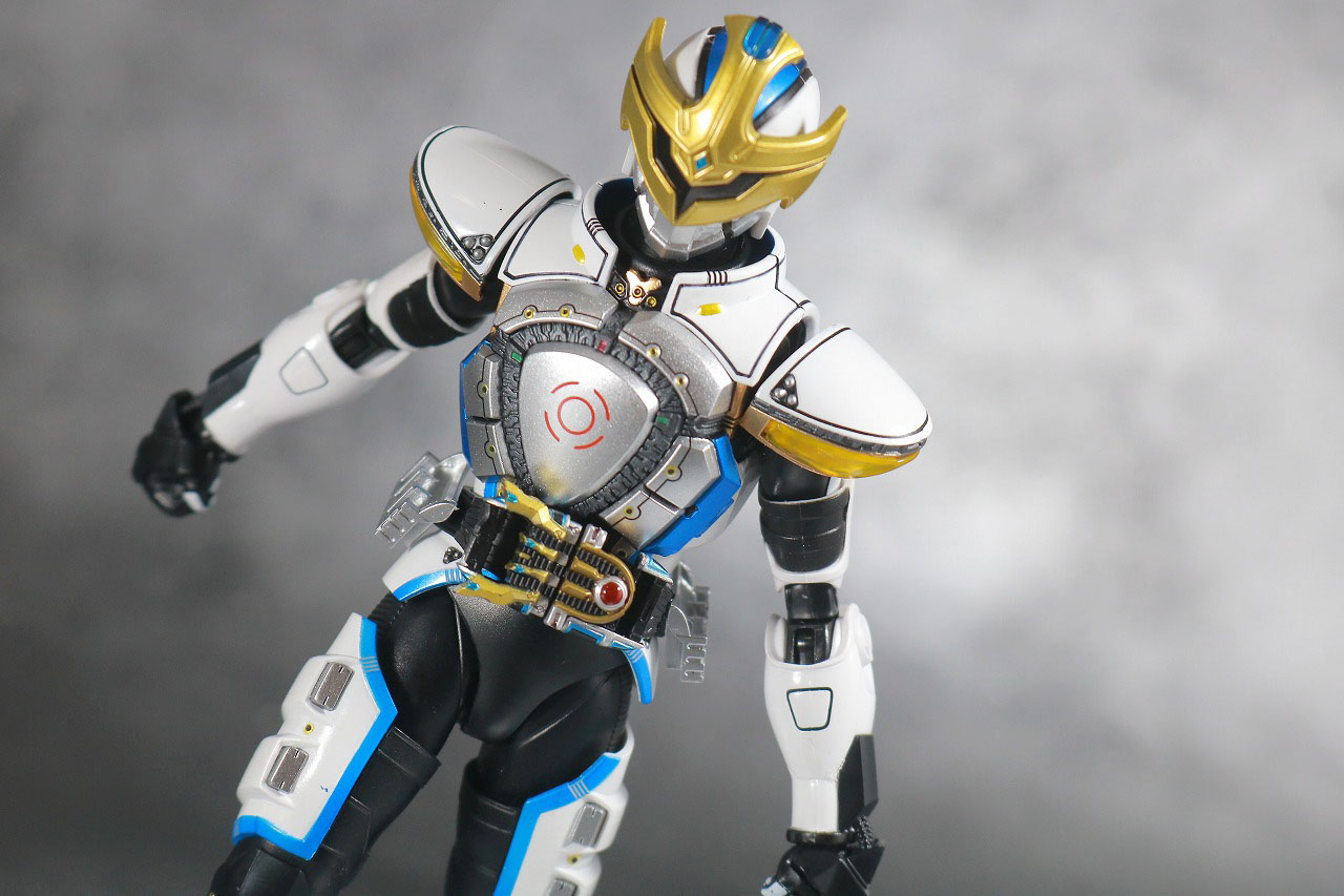 S.H.フィギュアーツ　仮面ライダーイクサ 真骨彫製法　レビュー　アクション　セーブモード