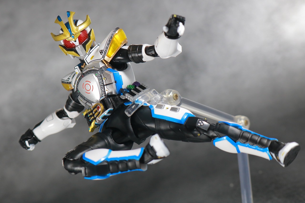 S.H.フィギュアーツ　仮面ライダーイクサ 真骨彫製法　レビュー　アクション　バーストモード