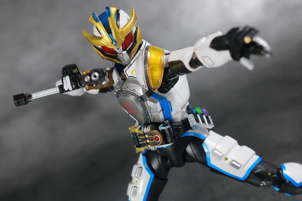 S.H.フィギュアーツ　仮面ライダーイクサ 真骨彫製法　レビュー　アクション　バーストモード