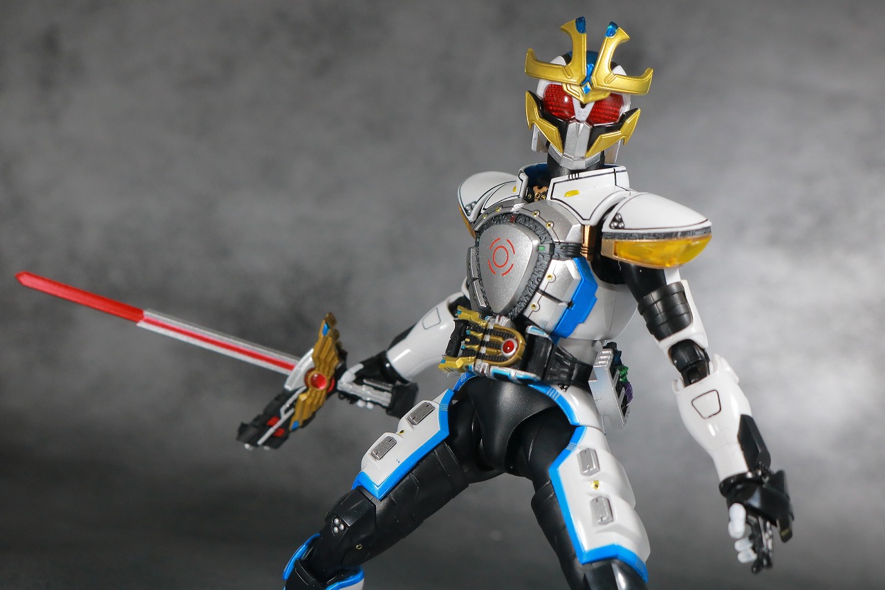 S.H.フィギュアーツ　仮面ライダーイクサ 真骨彫製法　レビュー　アクション　バーストモード