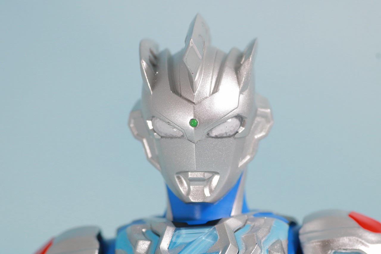 S.H.フィギュアーツ　ウルトラマンゼット　アルファエッジ　レビュー　本体