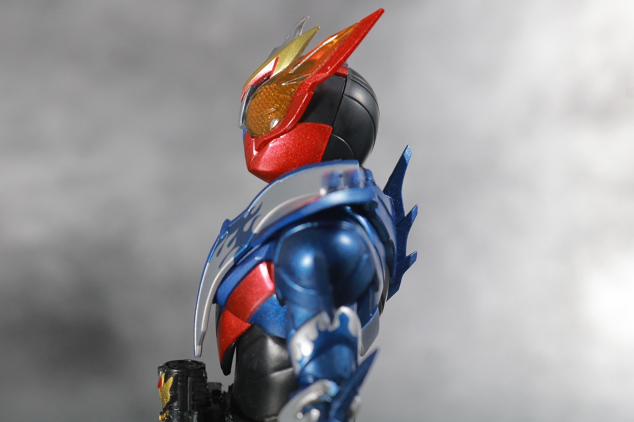 S.H.フィギュアーツ　仮面ライダービルド　クローズビルドフォーム　レビュー　可動範囲