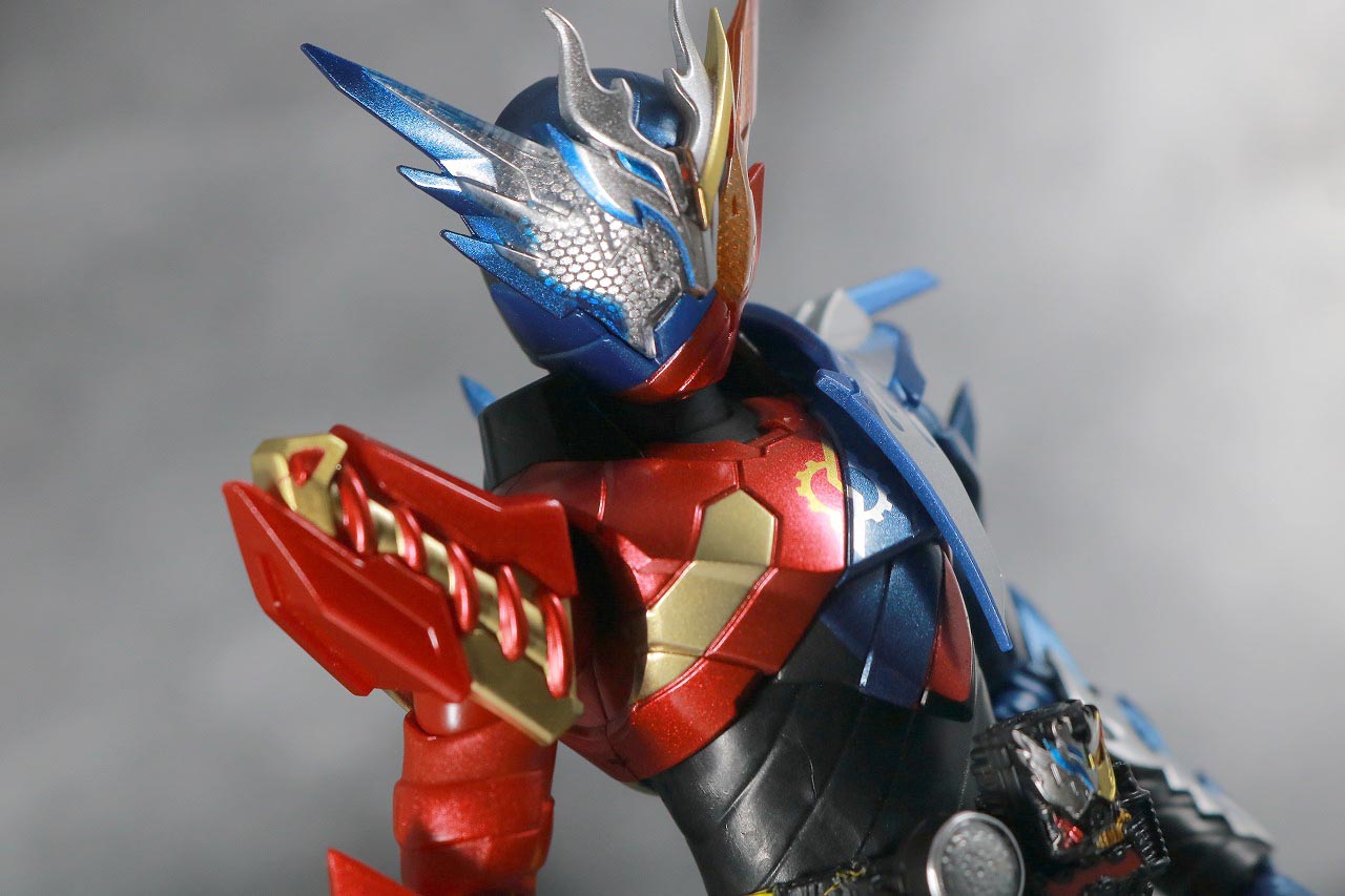 S.H.フィギュアーツ　仮面ライダービルド　クローズビルドフォーム　レビュー　アクション