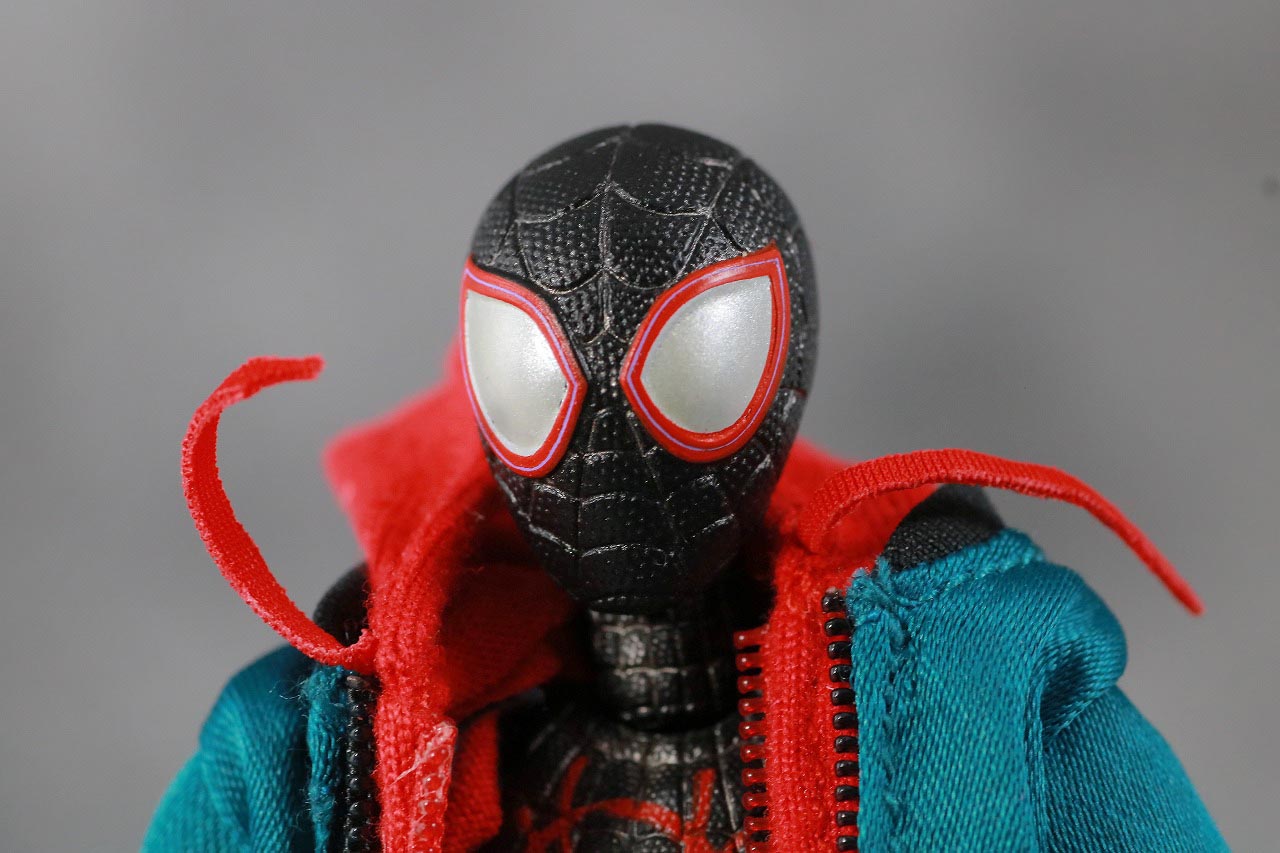 MAFEX スパイダーマン　マイルス・モラレス　スパイダーバース　レビュー　付属品　マスクヘッド