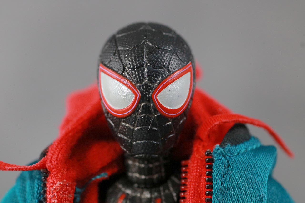 MAFEX スパイダーマン　マイルス・モラレス　スパイダーバース　レビュー　付属品　マスクヘッド