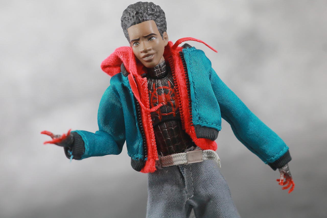 MAFEX スパイダーマン　マイルス・モラレス　スパイダーバース　レビュー　アクション