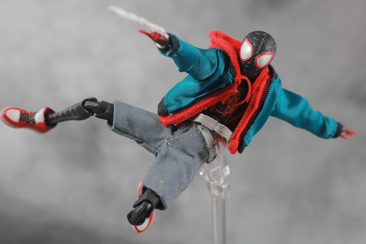 MAFEX スパイダーマン　マイルス・モラレス　スパイダーバース　レビュー　アクション