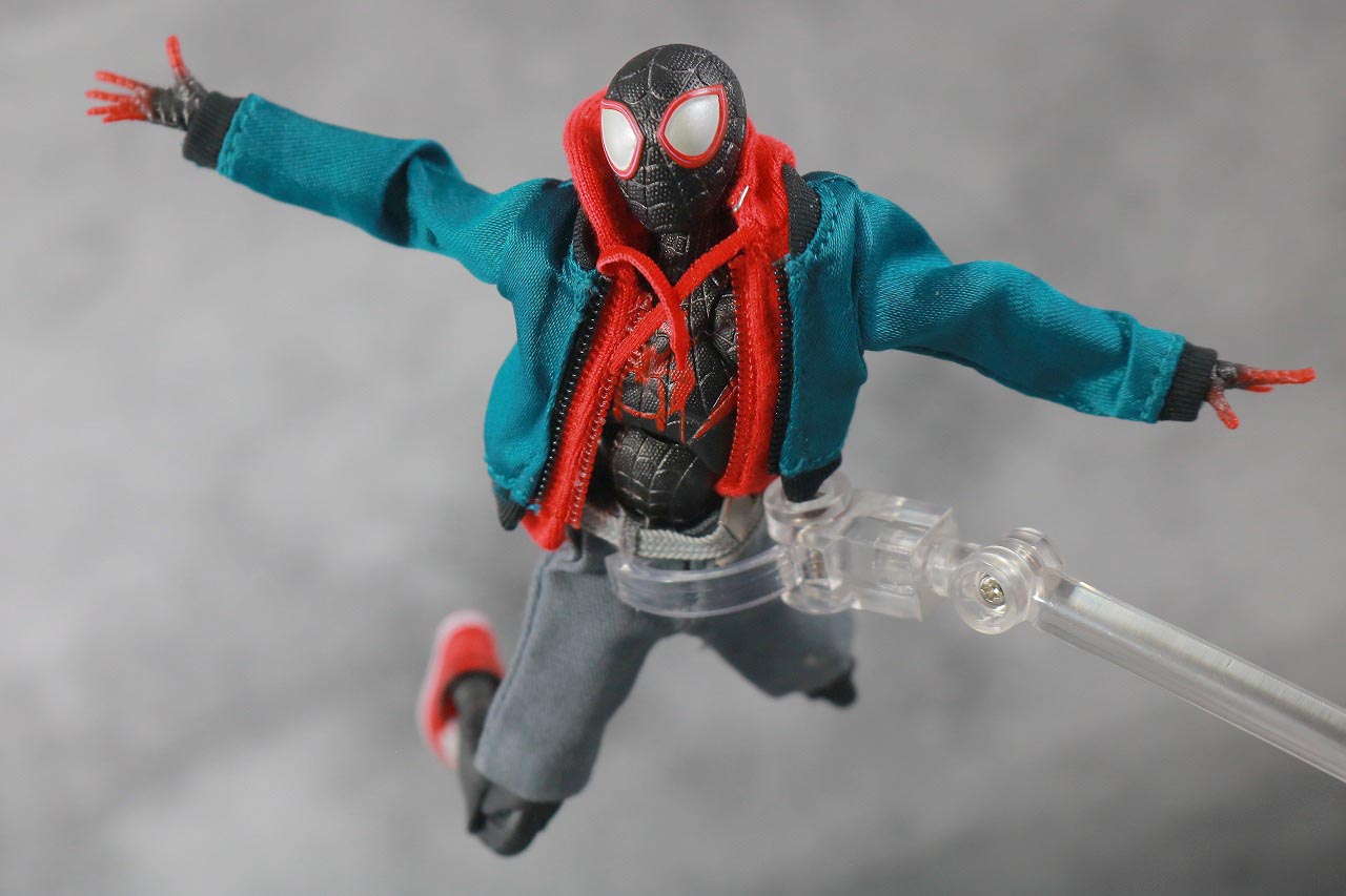 MAFEX スパイダーマン　マイルス・モラレス　スパイダーバース　レビュー　アクション