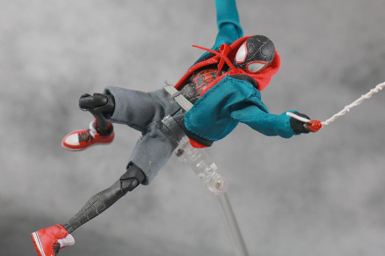 MAFEX スパイダーマン　マイルス・モラレス　スパイダーバース　レビュー　アクション