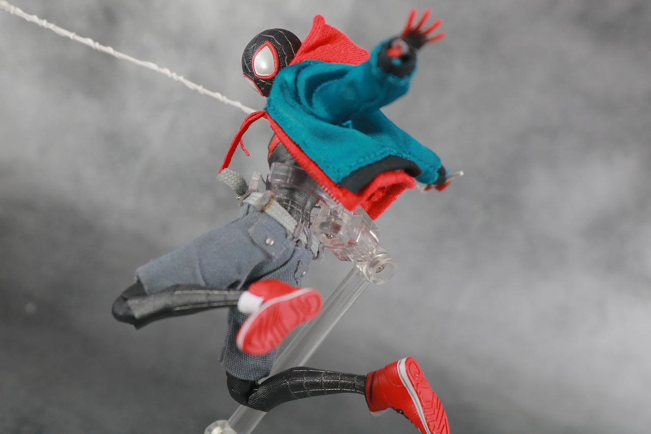 MAFEX スパイダーマン　マイルス・モラレス　スパイダーバース　レビュー　アクション