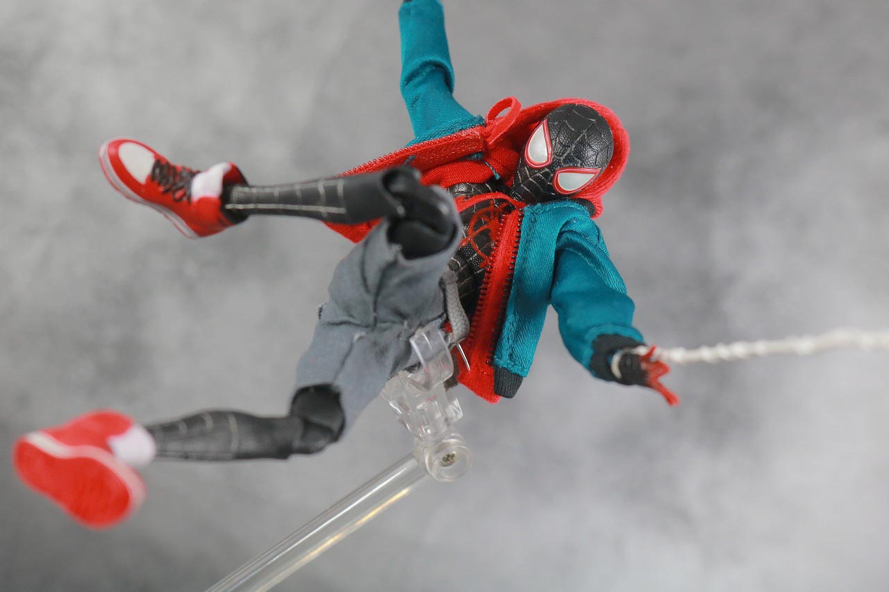 MAFEX スパイダーマン　マイルス・モラレス　スパイダーバース　レビュー　アクション