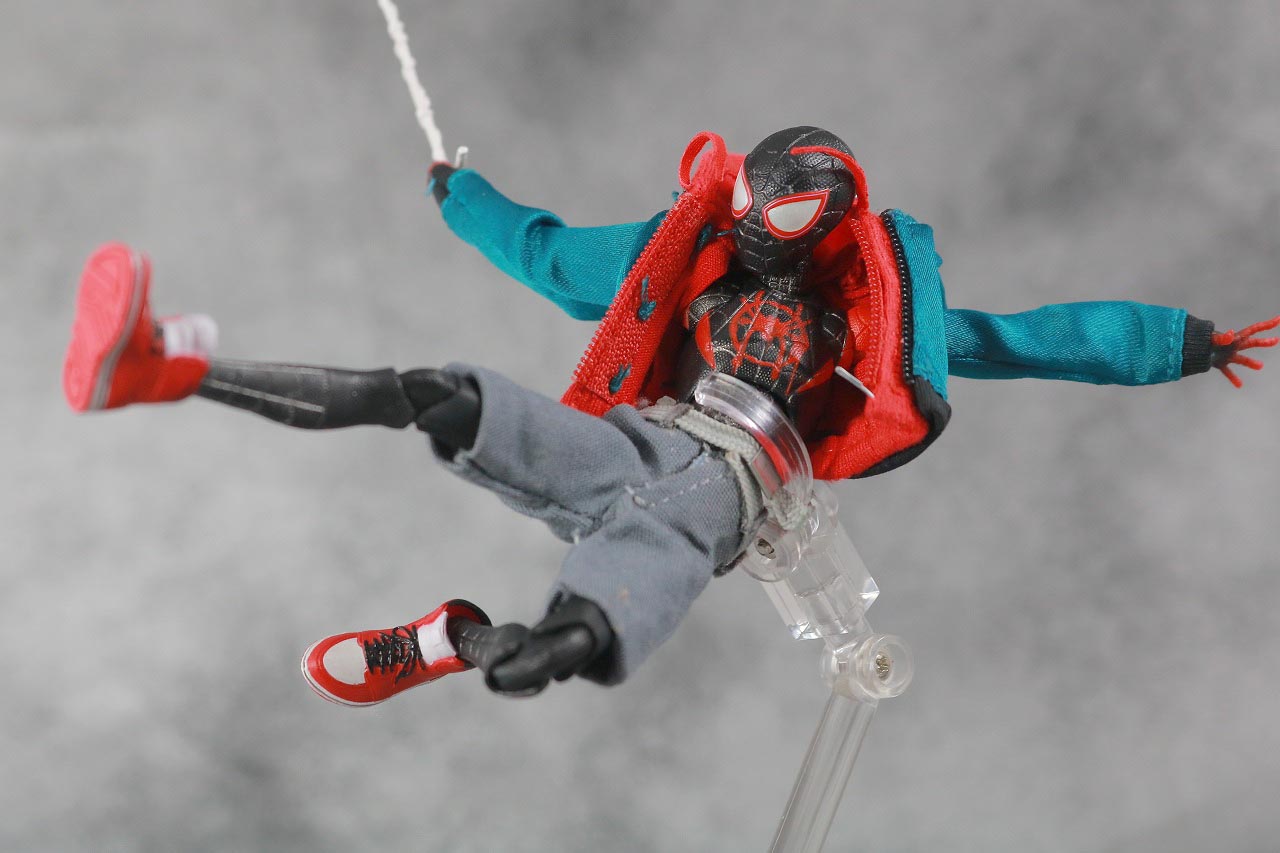 MAFEX スパイダーマン　マイルス・モラレス　スパイダーバース　レビュー　アクション