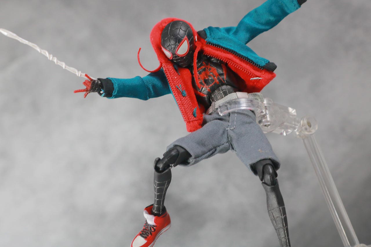 MAFEX スパイダーマン　マイルス・モラレス　スパイダーバース　レビュー　アクション