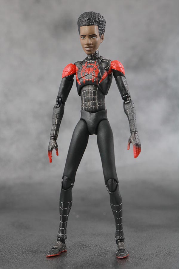 MAFEX スパイダーマン　マイルス・モラレス　スパイダーバース　レビュー　本体