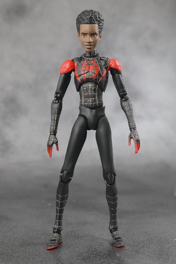 MAFEX スパイダーマン　マイルス・モラレス　スパイダーバース　レビュー　本体