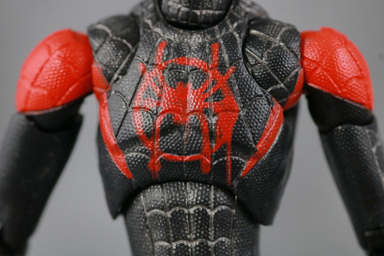 MAFEX スパイダーマン　マイルス・モラレス　スパイダーバース　レビュー　本体