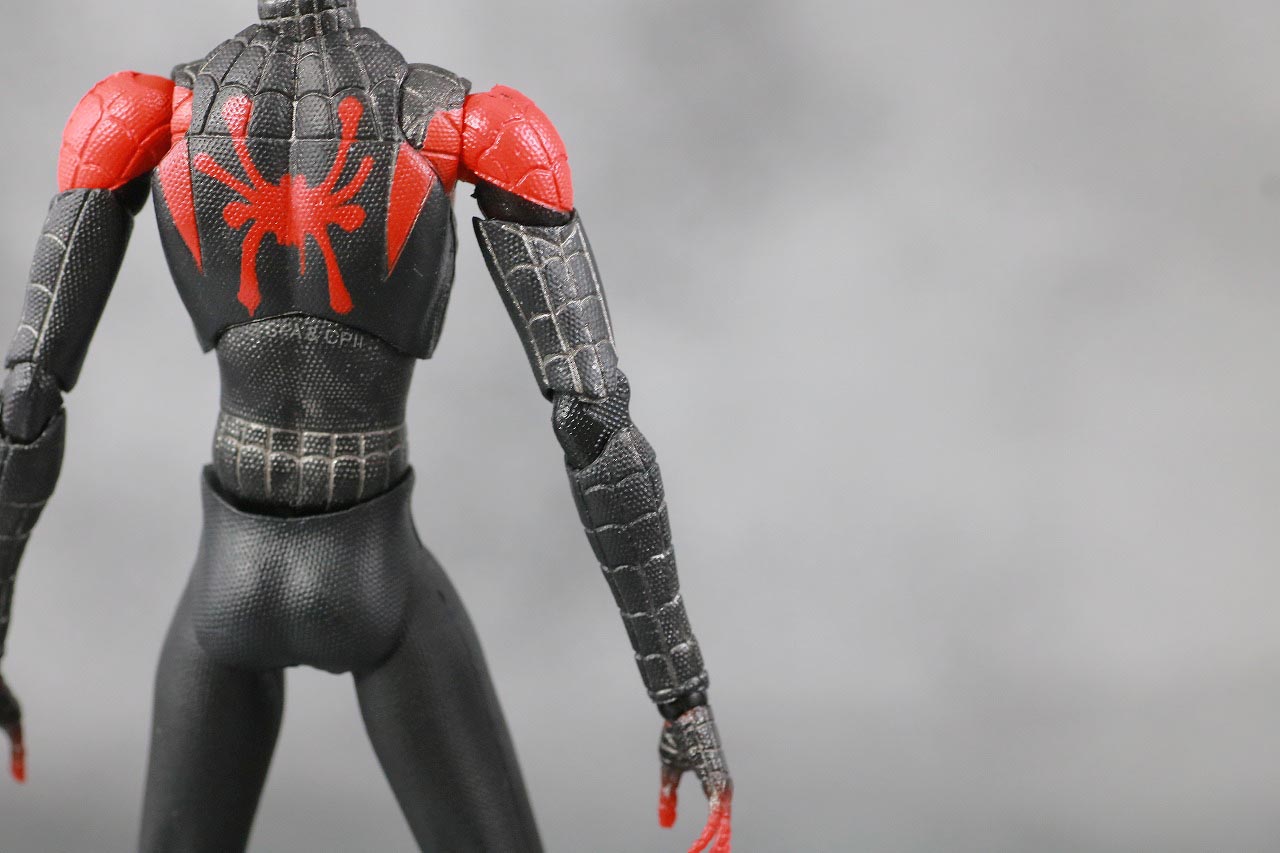 MAFEX スパイダーマン　マイルス・モラレス　スパイダーバース　レビュー　本体