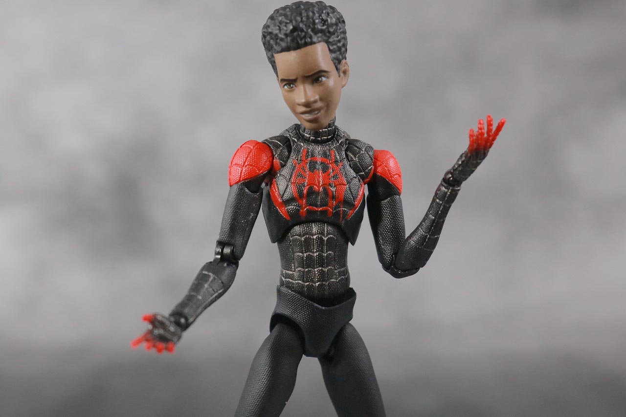 MAFEX スパイダーマン　マイルス・モラレス　スパイダーバース　レビュー　アクション