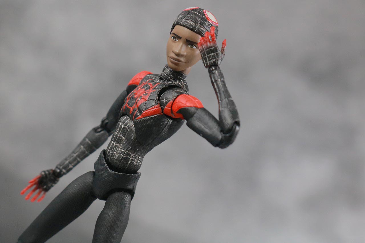 MAFEX スパイダーマン　マイルス・モラレス　スパイダーバース　レビュー　アクション