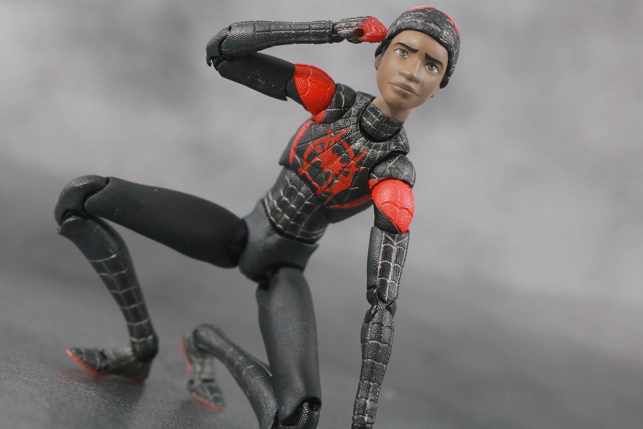 MAFEX スパイダーマン　マイルス・モラレス　スパイダーバース　レビュー　アクション